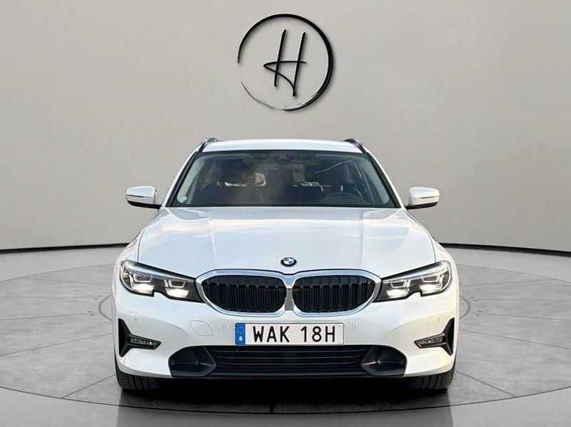 Begagnad BMW 330 292 HK (214 kW) 2021 Vit Kombi