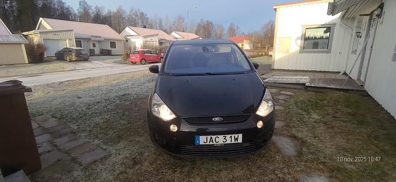 Begagnad 2010 Ford S-MAX S Minibuss | 35 000 kr (Superpris) - Bild 1/4