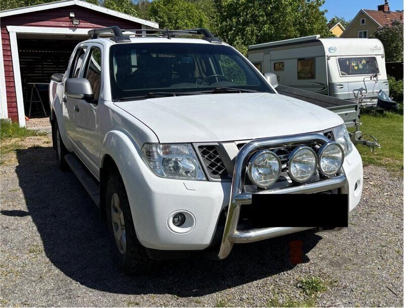 Vit Begagnad 2015 Nissan Navara Pickup | 155 000 kr (Bra pris) - Bild 1/2