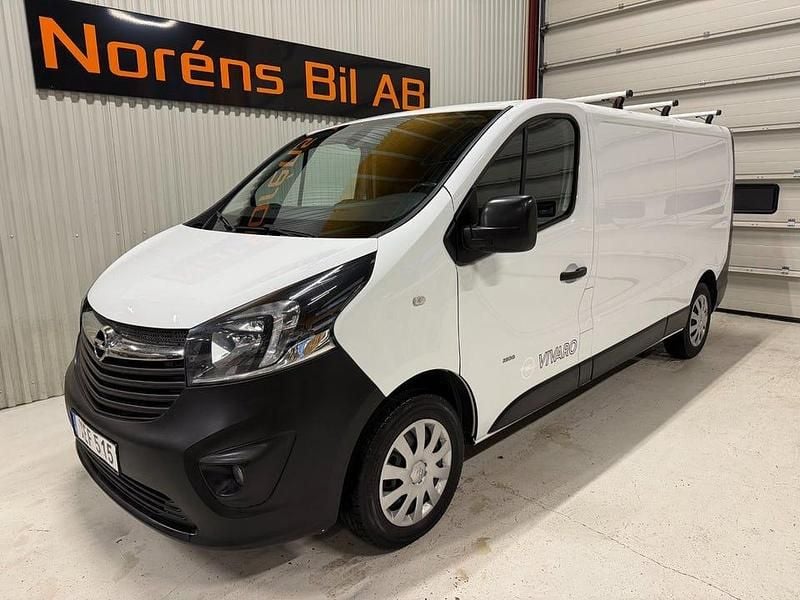 Vit Begagnad 2016 Opel Vivaro Minibuss | 129 000 kr (Marknadspris) - Bild 1/4