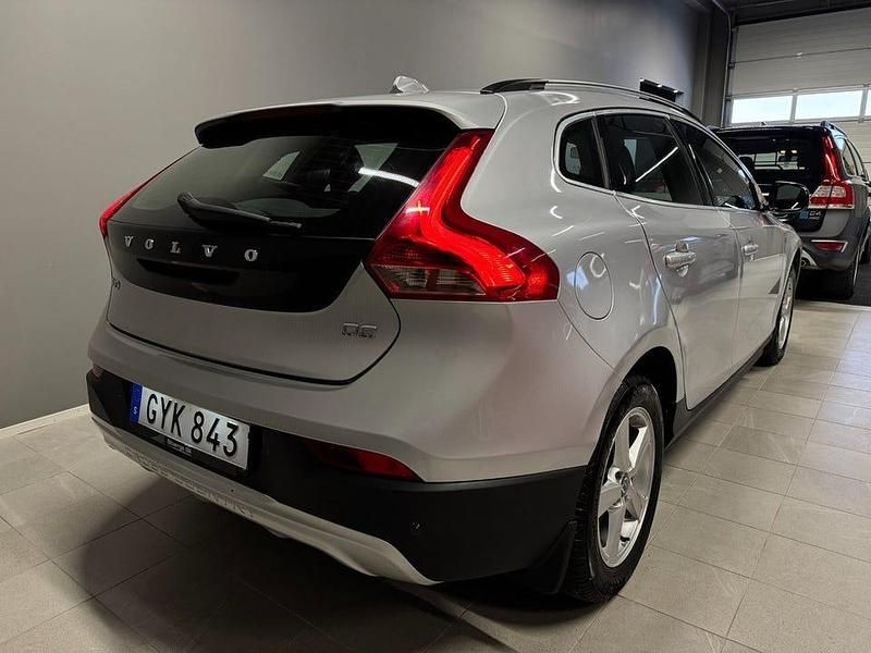 Begagnad Volvo V40 CC Ocean Race 120 HK (88 kW) 2016 Silver Kombi