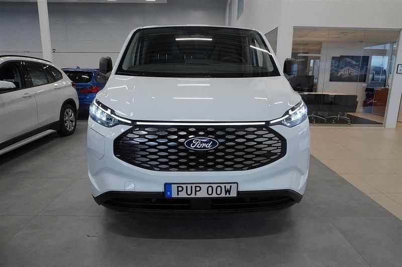 Begagnad Ford Transit Trend 100 kW (136 HK) 2024 Vit Van
