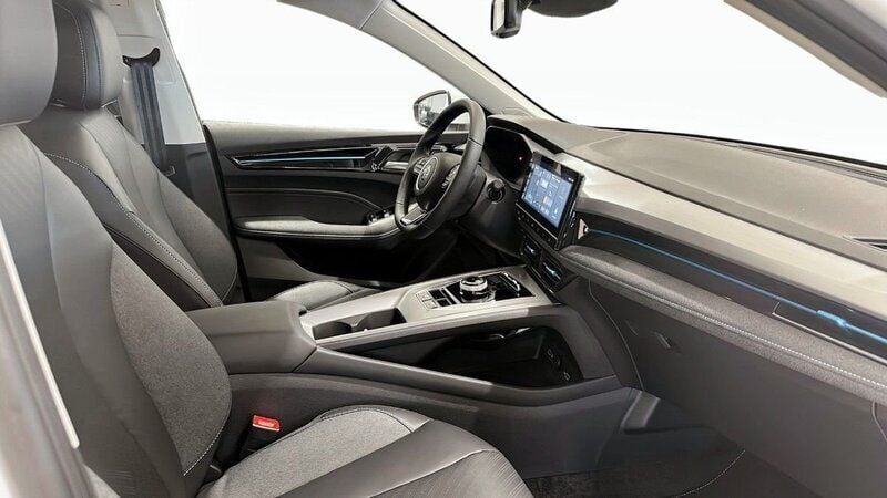 Begagnad MG MG5 EV Luxury 115 kW (157 HK) 2023 Vit (white) Kombi