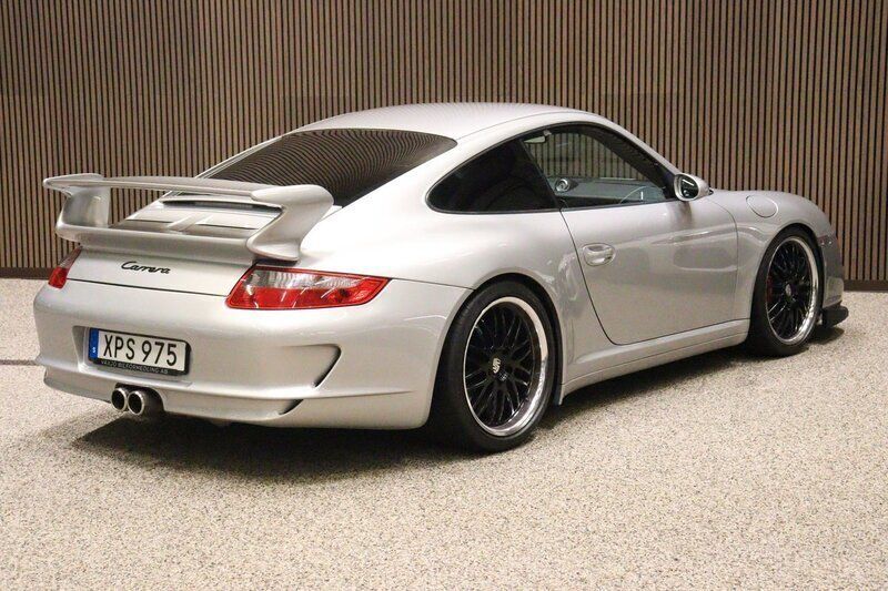 Begagnad Porsche 911 Carrera 4S 355 HK (261 kW) 2006 Grå Sportkupé