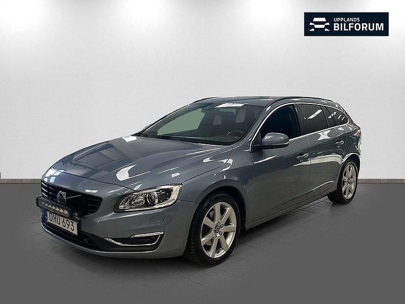 Ljusblå Begagnad 2018 Volvo V60 Momentum Kombi | 199 000 kr (Superpris) - Bild 1/4