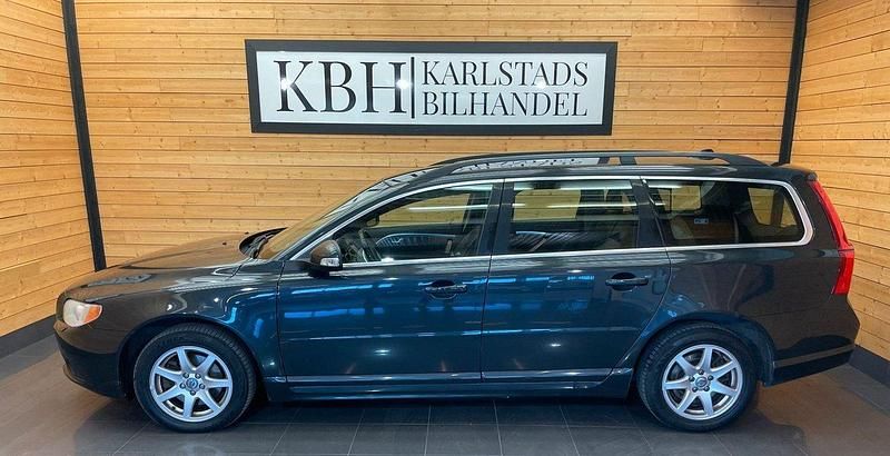 Grå Begagnad 2011 Volvo V70 Momentum Kombi | 79 900 kr (Marknadspris) - Bild 1/4