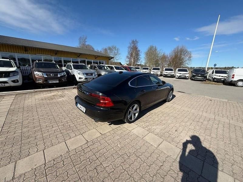 Begagnad Volvo S90 Momentum 150 HK (110 kW) 2017 Svart Sedan