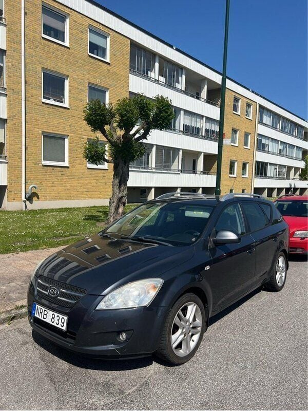 Grå Begagnad 2009 Kia Ceed Sportswagon Kombi | 17 000 kr (Marknadspris) - Bild 1/4