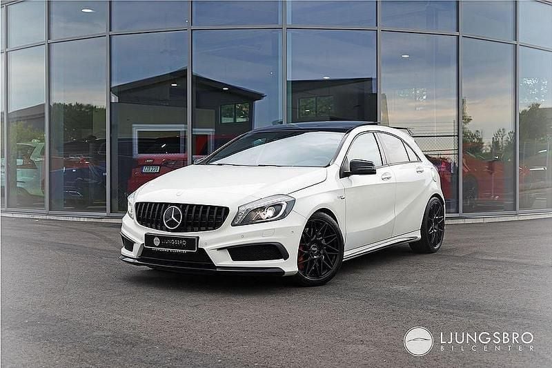 Vit Begagnad 2014 Mercedes A45 AMG AMG Kombi | 289 900 kr (Lite dyr) - Bild 1/4