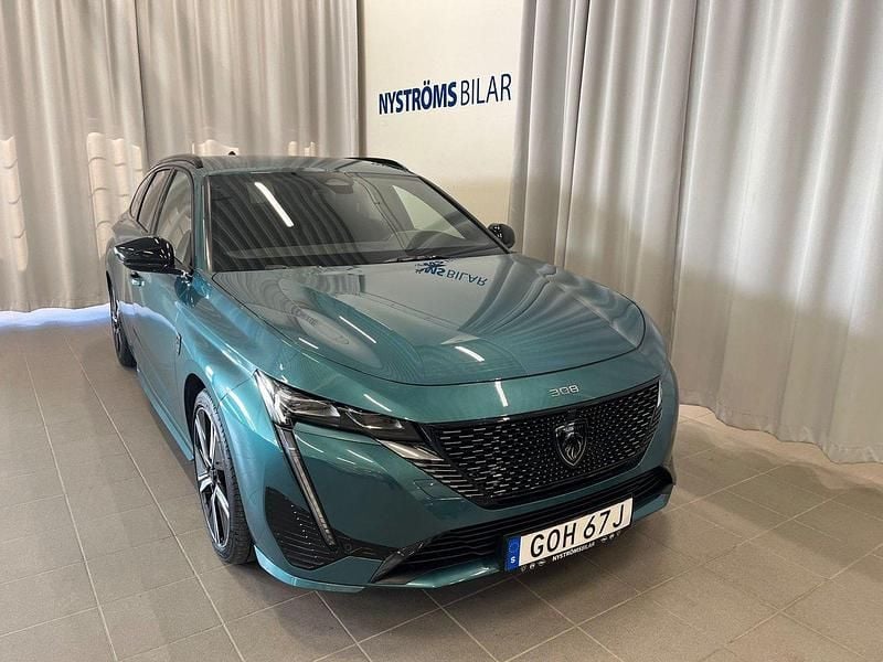 Blå (blåmetallic) Begagnad 2024 Peugeot 308 Kombi | 279 900 kr (Dyr) - Bild 1/4