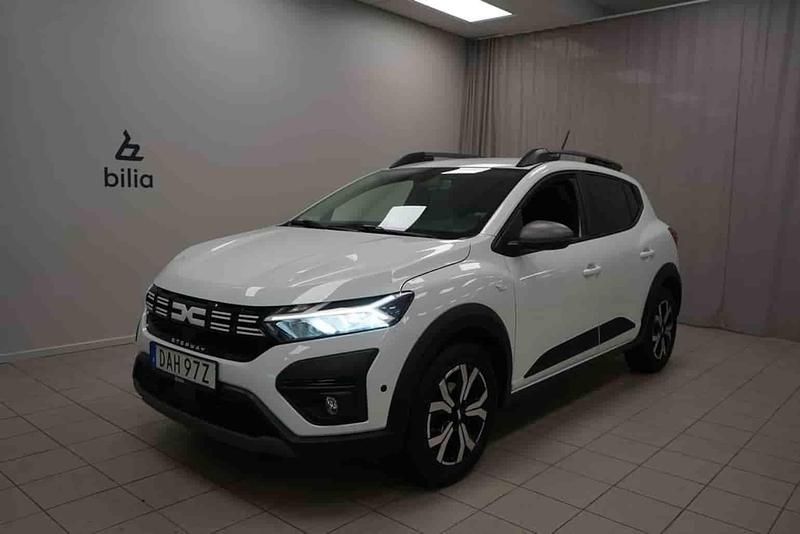 Vit Begagnad 2023 Dacia Sandero Stepway | 164 900 kr (Dyr) - Bild 1/1