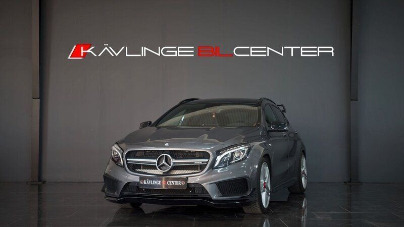 Mörkgrå (grå) Begagnad 2015 Mercedes GLA45 AMG AMG SUV | 289 900 kr - Bild 1/4