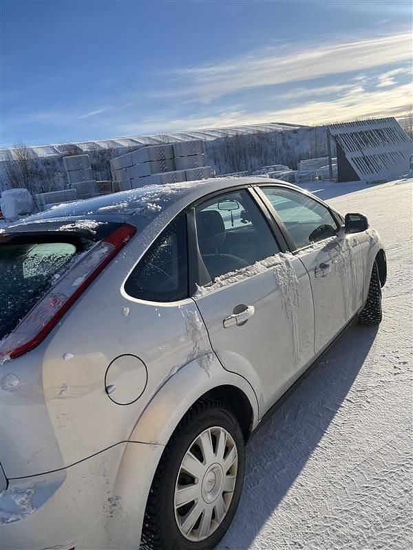 Begagnad Ford Focus 125 HK (91 kW) 2008