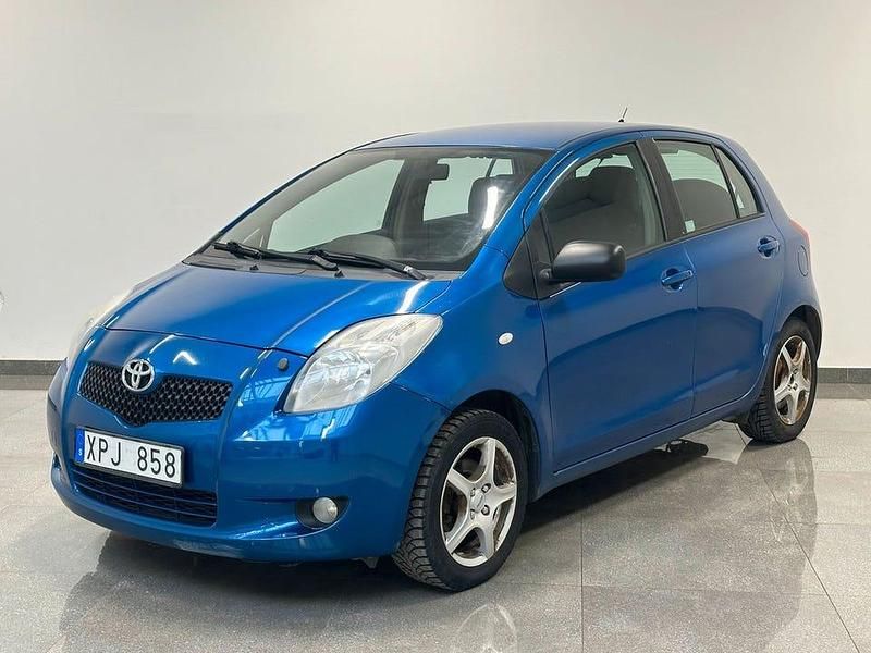 Blå Begagnad 2006 Toyota Yaris Halvkombi | 36 900 kr (Marknadspris) - Bild 1/4
