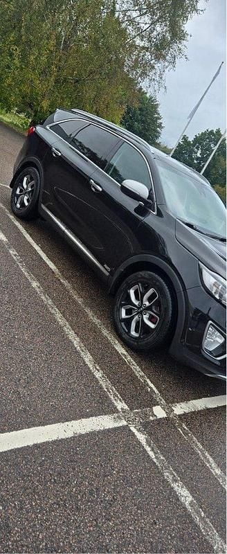 Svart Begagnad 2016 Kia Sorento SUV | 220 000 kr (Marknadspris) - Bild 1/3