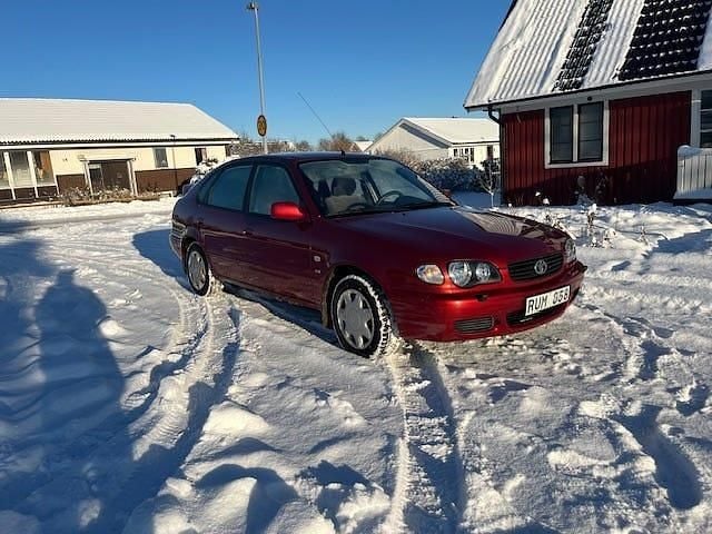 Begagnad 2000 Toyota Corolla Halvkombi | 19 500 kr (Bra pris) - Bild 1/3
