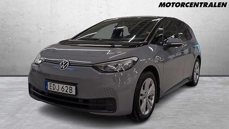Grå Begagnad 2023 VW ID.3 Pro Performance Halvkombi | 275 000 kr (Marknadspris) - Bild 1/2