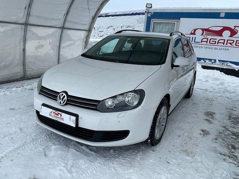 Vit Begagnad 2011 VW Golf VI S Halvkombi | 39 900 kr (Bra pris) - Bild 1/4