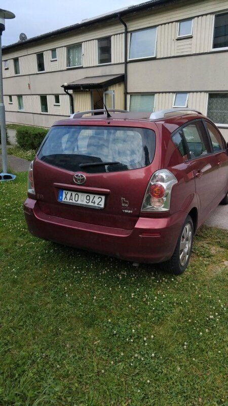 Röd Begagnad 2005 Toyota Corolla Verso Minibuss | 59 900 kr (Marknadspris) - Bild 1/4
