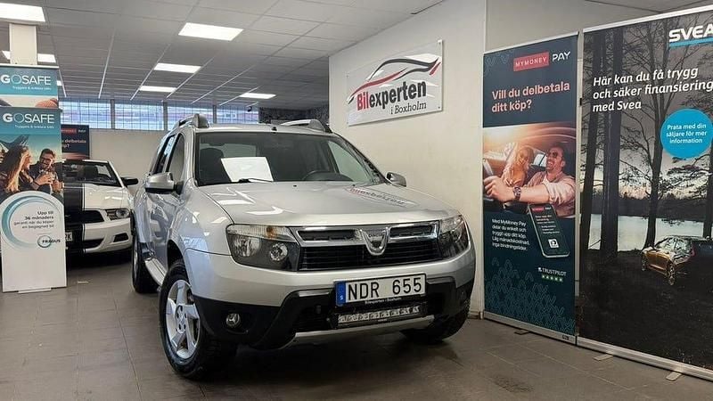 Silver Begagnad 2013 Dacia Duster SUV | 74 900 kr (Marknadspris) - Bild 1/4
