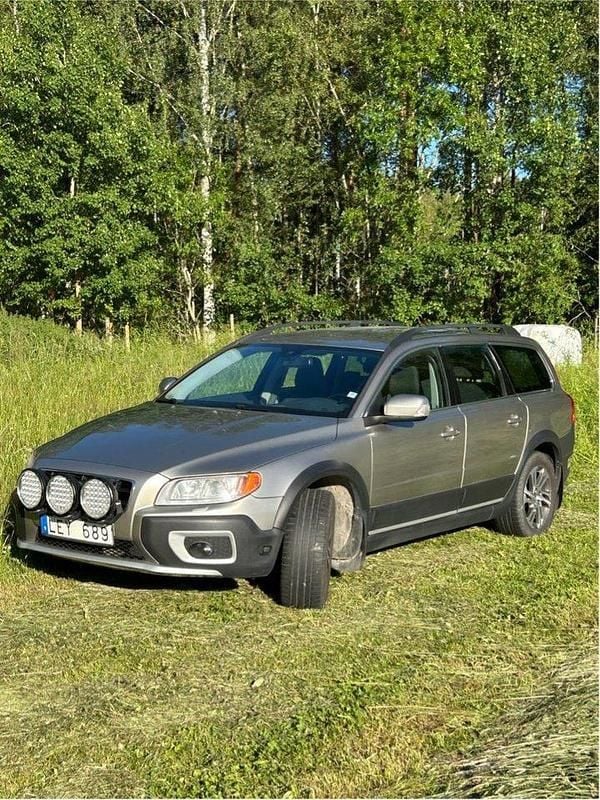 Brun Begagnad 2011 Volvo XC70 Momentum SUV | 83 000 kr (Marknadspris) - Bild 1/4