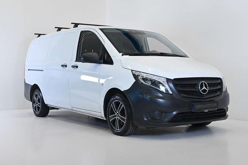 Vit Begagnad 2021 Mercedes Vito Minibuss | 199 900 kr (Superpris) - Bild 1/4