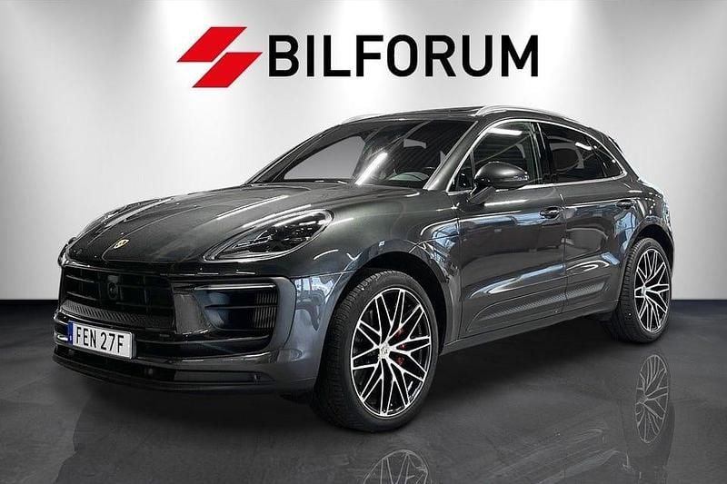 Volcano grey metallic Begagnad 2023 Porsche Macan S SUV | 795 000 kr (Dyr) - Bild 1/4