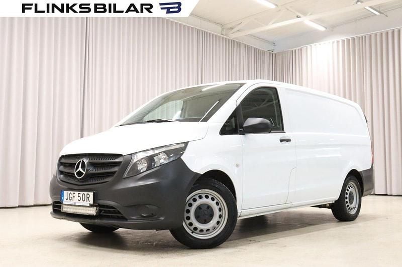 Vit Begagnad 2021 Mercedes Vito Minibuss | 329 900 kr (Marknadspris) - Bild 1/4