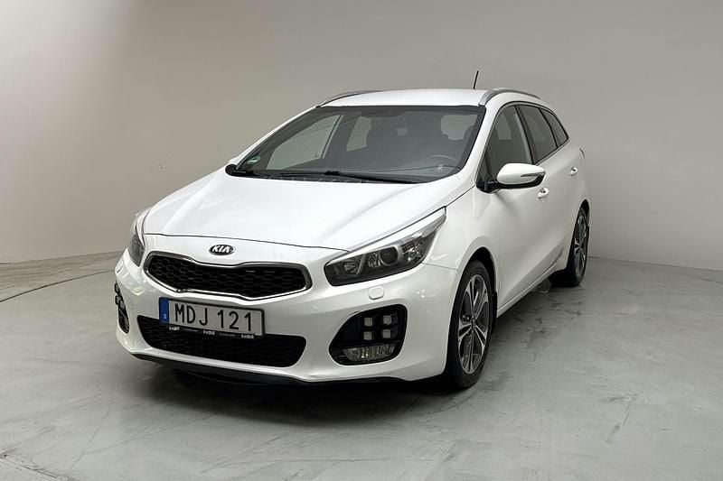 Vit Begagnad 2016 Kia Ceed GT-Line | 108 800 kr (Marknadspris) - Bild 1/4