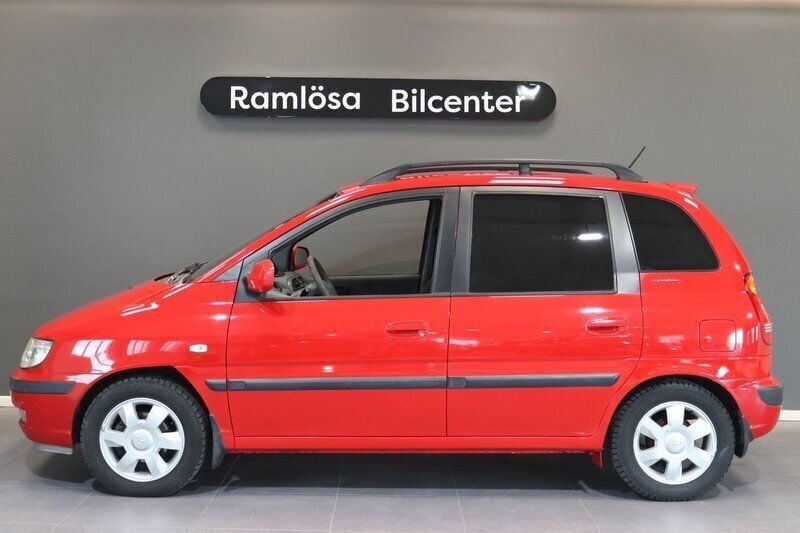Röd Begagnad 2004 Hyundai Matrix Minibuss | 34 900 kr (Marknadspris) - Bild 1/4