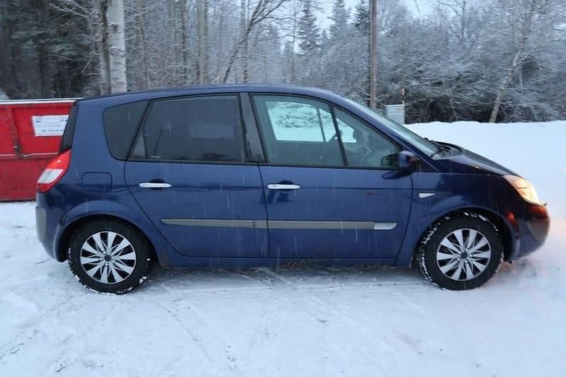 Begagnad Renault Scénic II 113 HK (83 kW) 2005 Mörkblå Minibuss