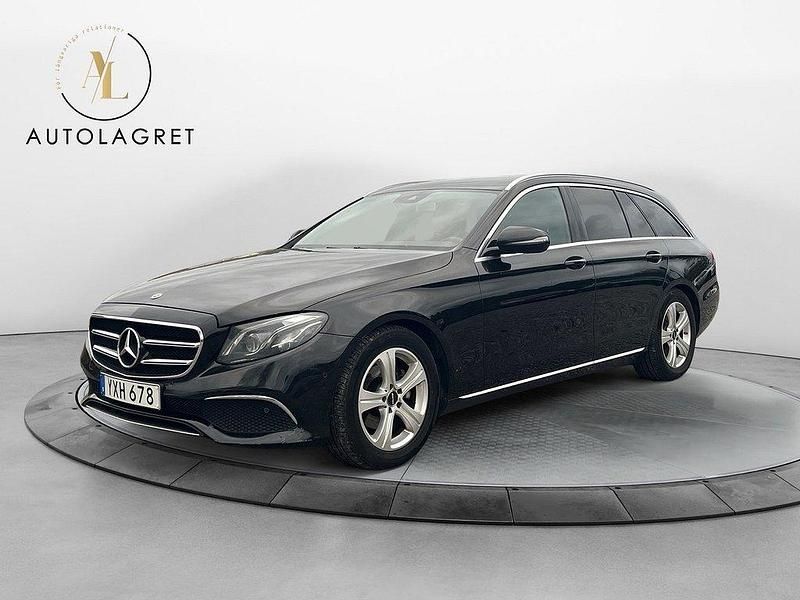 Svart Begagnad 2018 Mercedes E220 Kombi | 149 900 kr (Lite dyr) - Bild 1/4