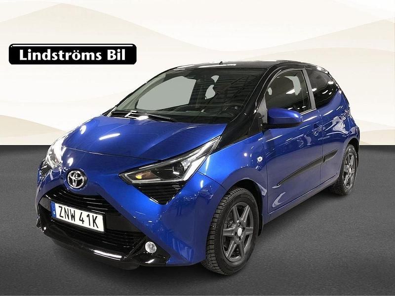 Blå Begagnad 2020 Toyota Aygo X-clusiv Halvkombi | 124 900 kr (Lite dyr) - Bild 1/3