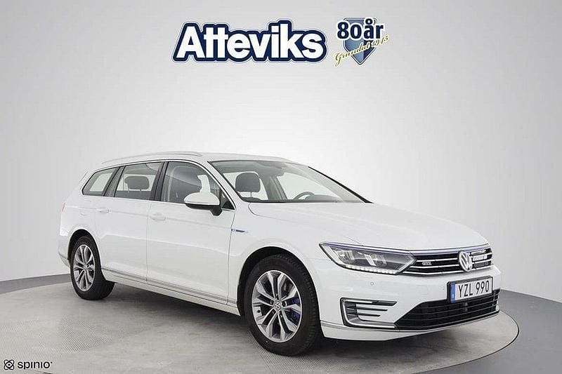 Vit Begagnad 2017 VW Passat GTE Kombi | 189 900 kr (Marknadspris) - Bild 1/4
