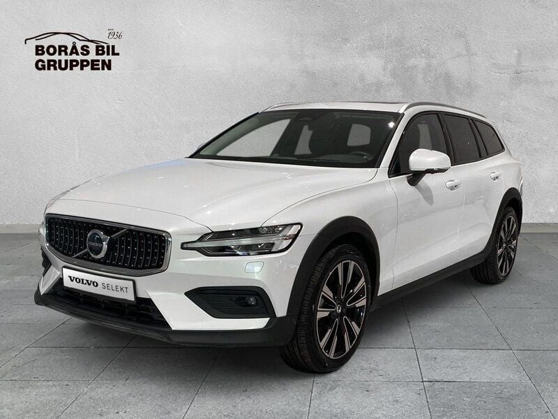 Vit Begagnad 2024 Volvo V60 CC Ultimate Kombi | 549 000 kr (Lite dyr) - Bild 1/4