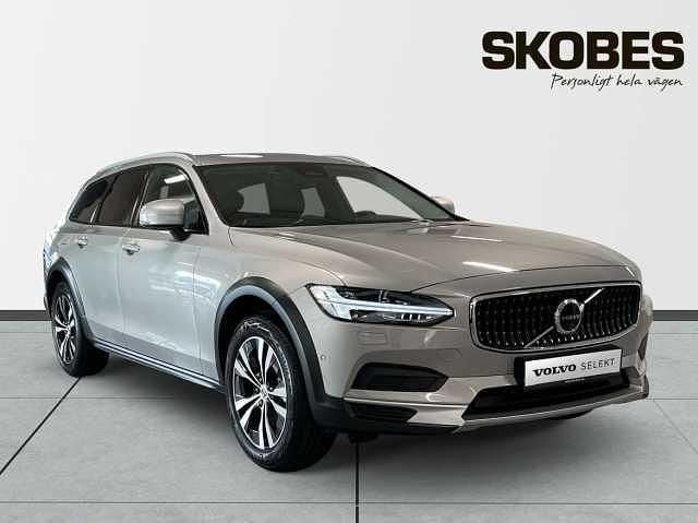 Begagnad 2024 Volvo V90 CC Kombi | 469 100 kr (Marknadspris) - Bild 1/3