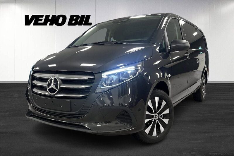 Mörkgrå (gråmetallic) Ny 2025 Mercedes Vito Minibuss | 674 875 kr (Dyr) - Bild 1/4