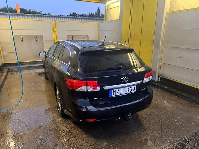 Begagnad 2012 Toyota Avensis Kombi | 80 000 kr (Marknadspris) - Bild 1/2