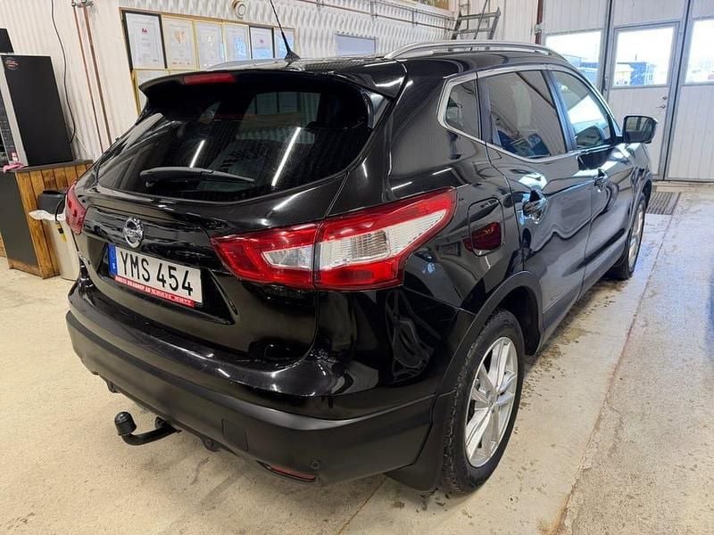 Begagnad Nissan Qashqai 131 HK (96 kW) 2017 Svart SUV