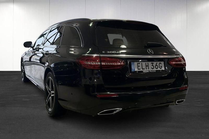 Begagnad Mercedes E300 AMG line 306 HK (225 kW) 2021 Svart