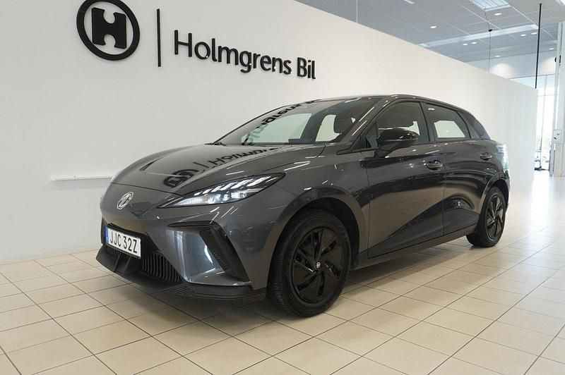 Grå Begagnad 2023 MG MG4 EV Halvkombi | 224 900 kr (Bra pris) - Bild 1/4