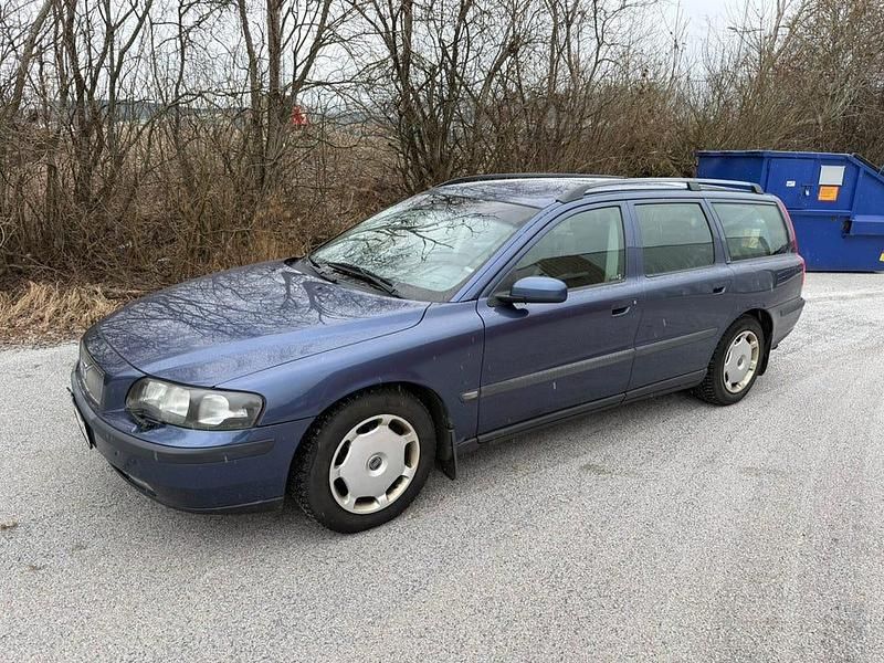 Begagnad 2004 Volvo V70 Kombi | 18 500 kr (Marknadspris) - Bild 1/4
