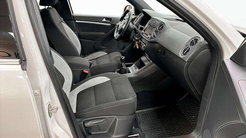 Begagnad VW Tiguan R-line 160 HK (117 kW) 2013 Vit SUV