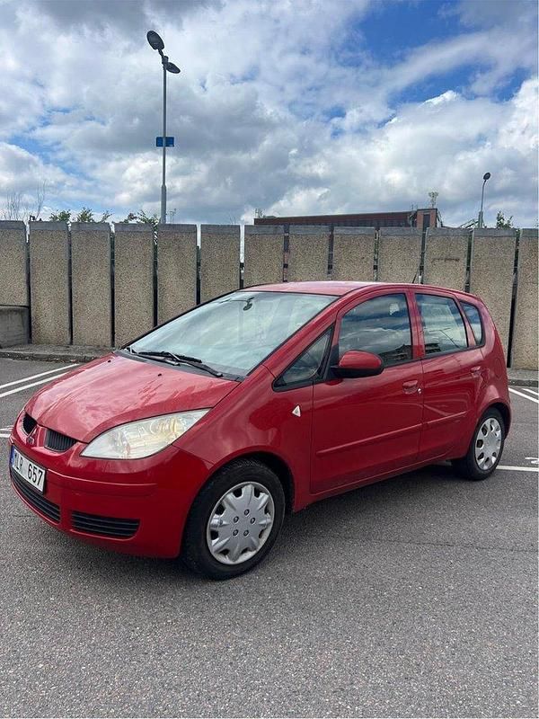 Röd Begagnad 2007 Mitsubishi Colt Halvkombi | 21 500 kr (Marknadspris) - Bild 1/4