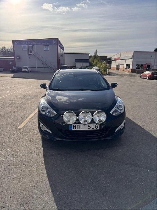 Svart Begagnad 2012 Hyundai i40 Kombi | 60 000 kr (Superpris) - Bild 1/4