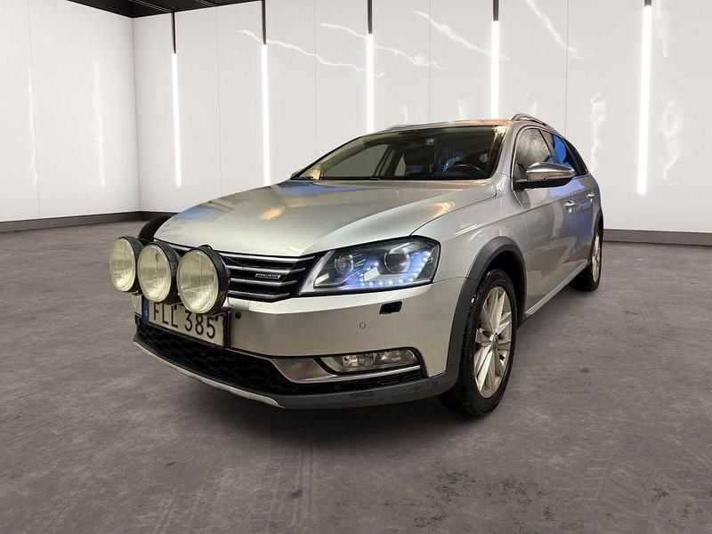 Silver Begagnad 2015 VW Passat Alltrack Kombi | 99 900 kr (Marknadspris) - Bild 1/4