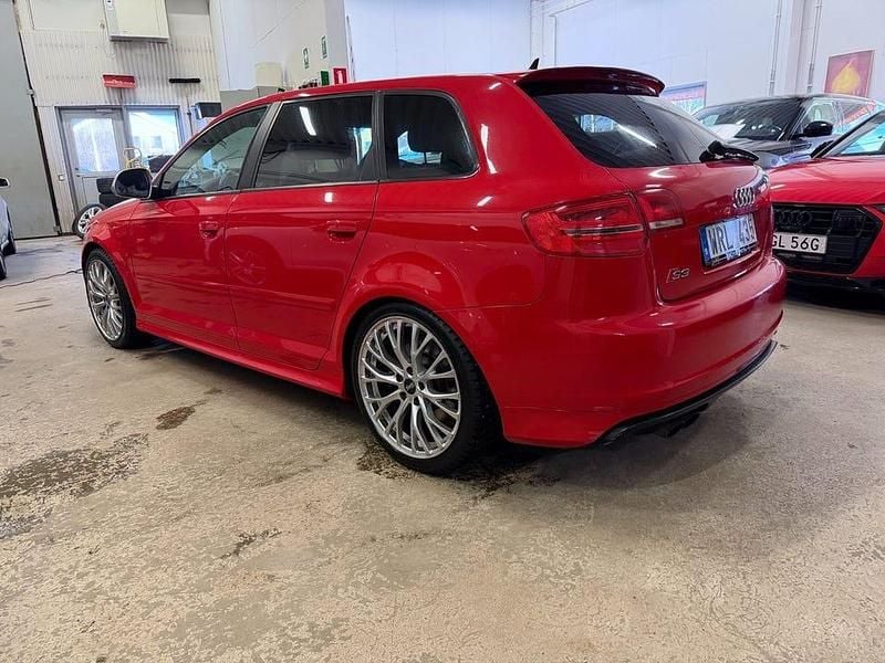 Begagnad Audi S3 265 HK (194 kW) 2009 Röd Halvkombi