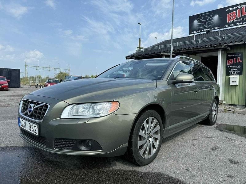 Grön Begagnad 2011 Volvo V70 Summum Kombi | 98 900 kr (Lite dyr) - Bild 1/4