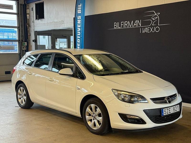 Vit Begagnad 2013 Opel Astra Active Kombi | 54 900 kr (Marknadspris) - Bild 1/4