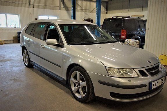 Begagnad Saab 9-3 Vector 175 HK (128 kW) 2005 Silver Kombi